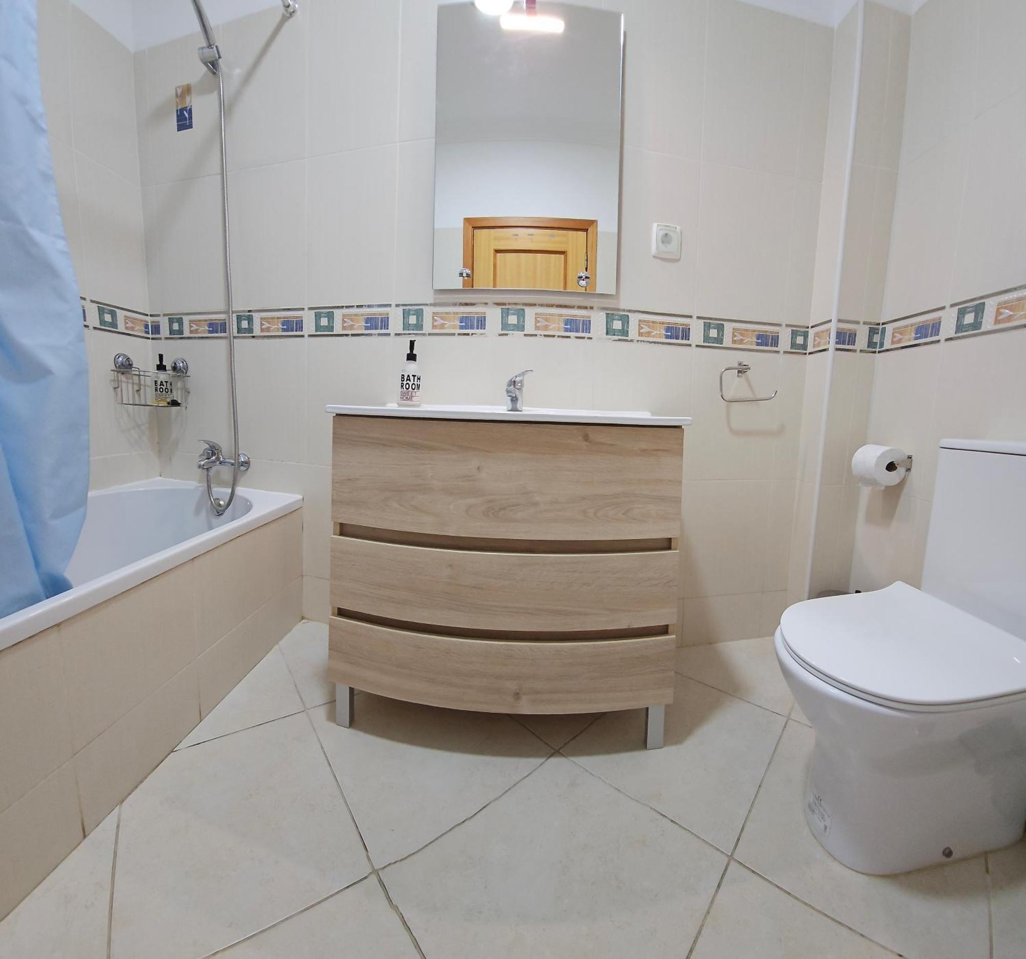 Harbour'S Way, Spacious And Cosy Apartment, With Ac Olhão Exteriér fotografie